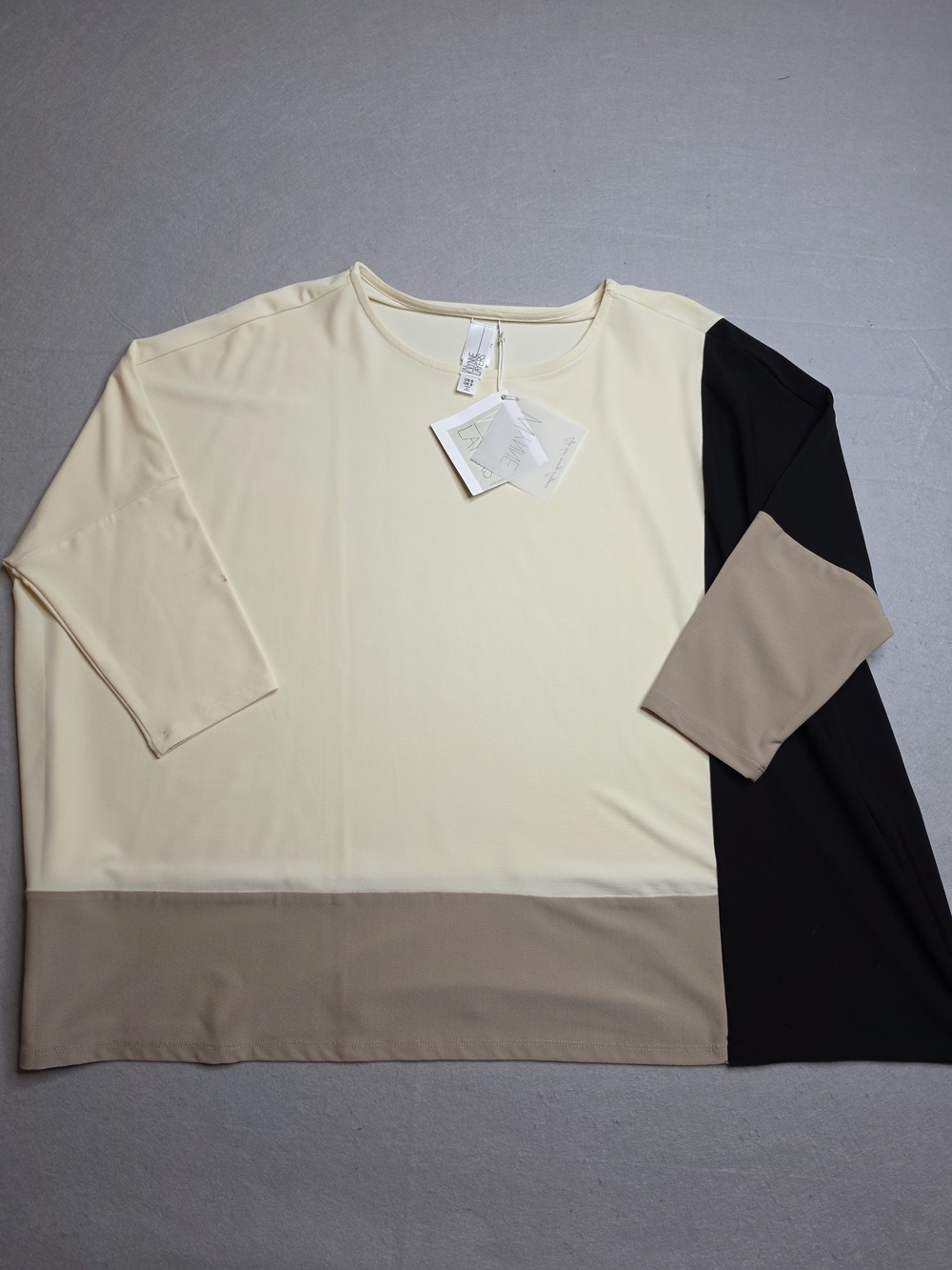 NWT WynneLayers Luxe Crepe Easy Fit Colorblock Top Cream Black Tan 3/4 Sleeve S
